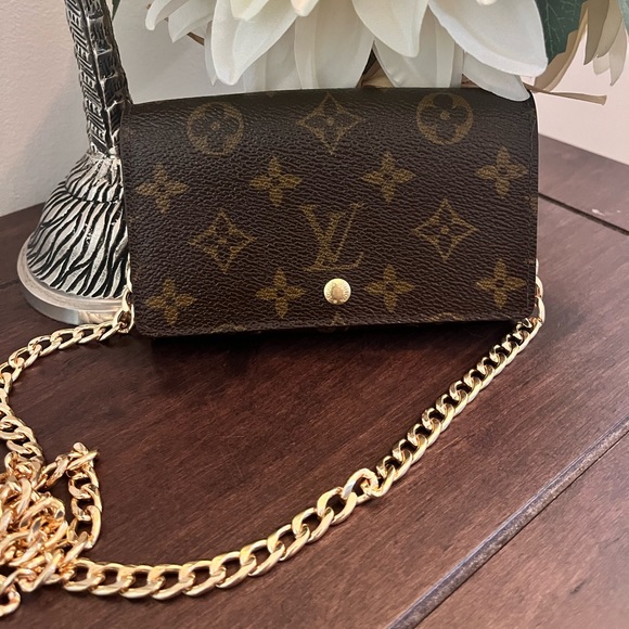 Louis Vuitton Monogram Porte Monnaie Wallet - Picture 4 of 15
